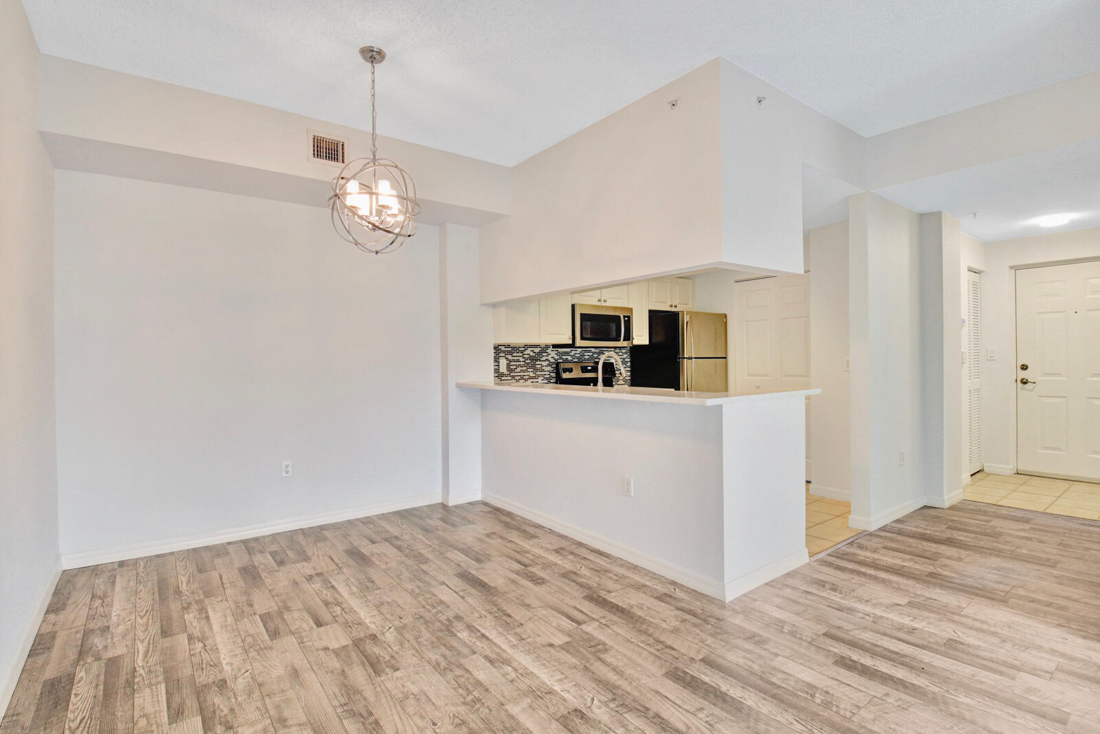 2801 SARENTO Place # 304 — Photo 4
