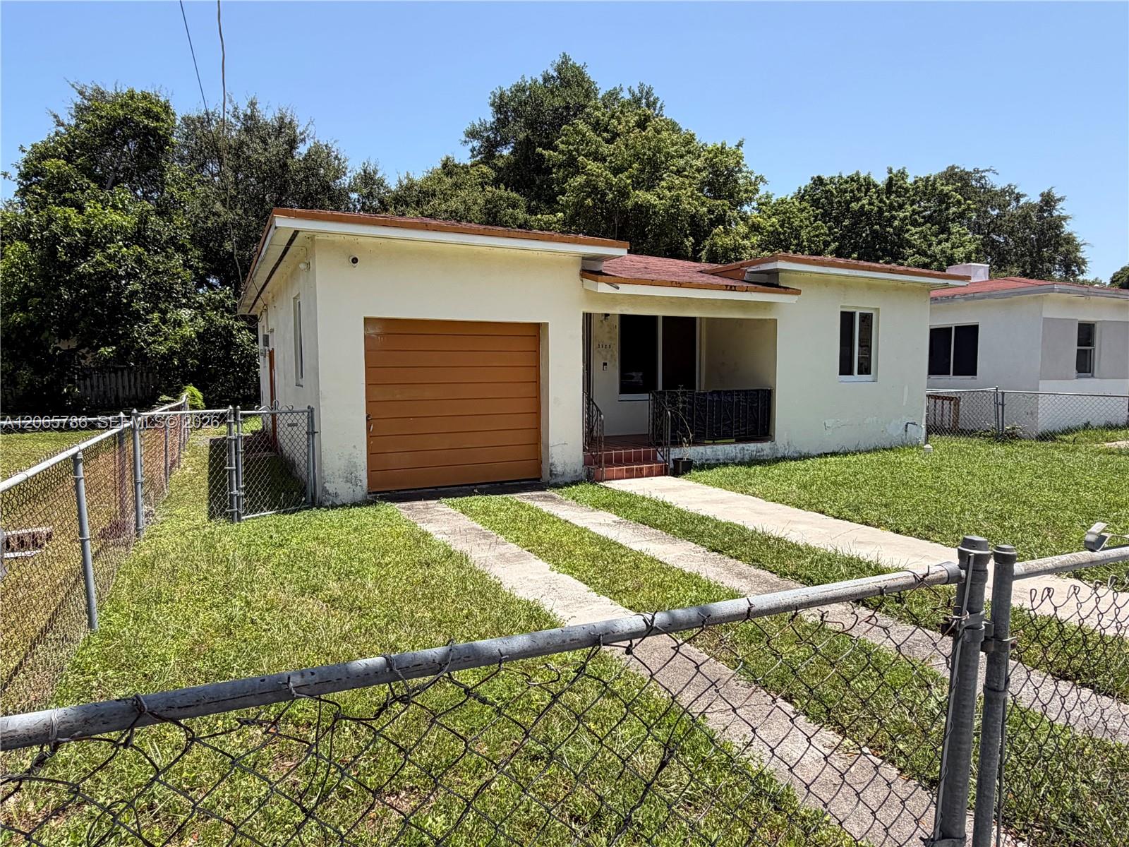 5525 NW 5th Ct — Photo 2