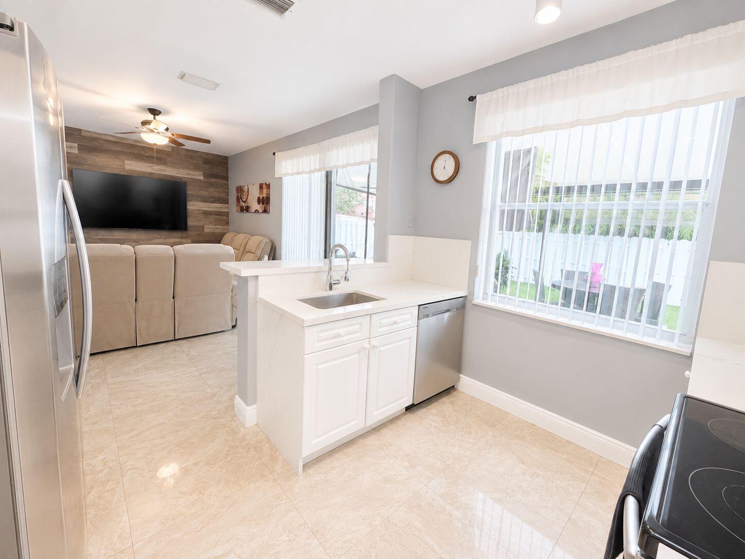 6937 Turtle Bay Terrace — Photo 5