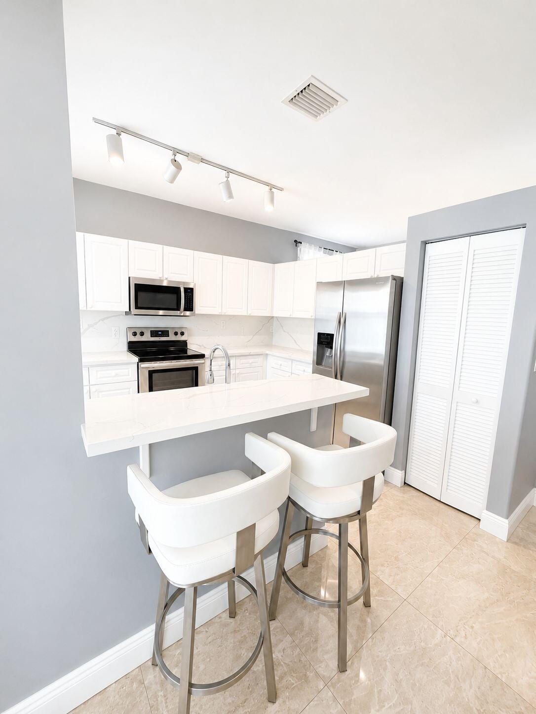 6937 Turtle Bay Terrace — Photo 4