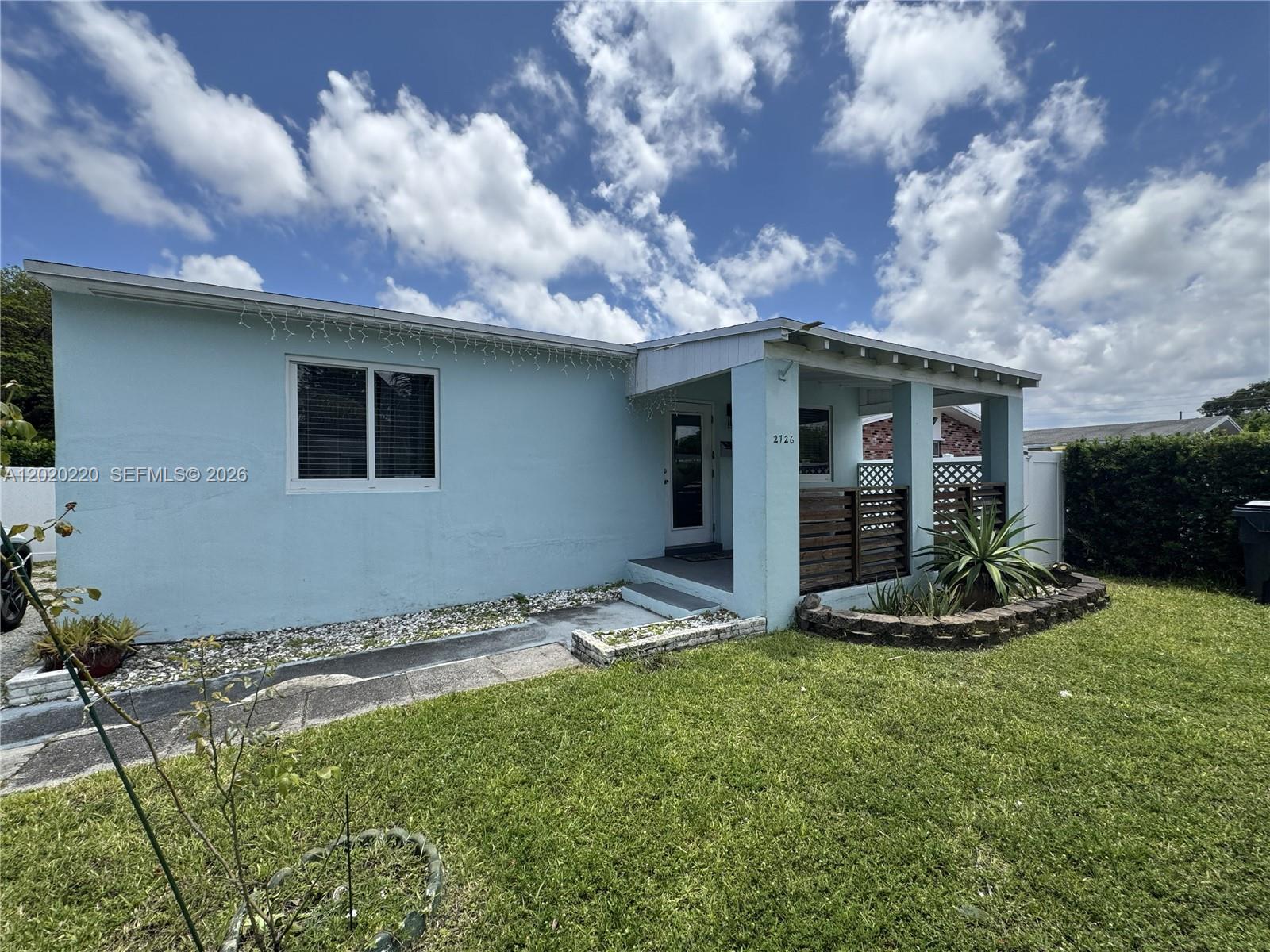 2726 Taylor St — Photo 4