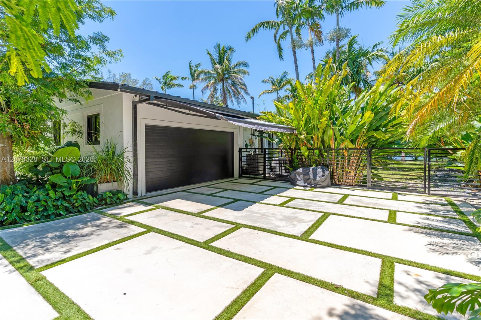13400 SW 70th Ave — Photo 3