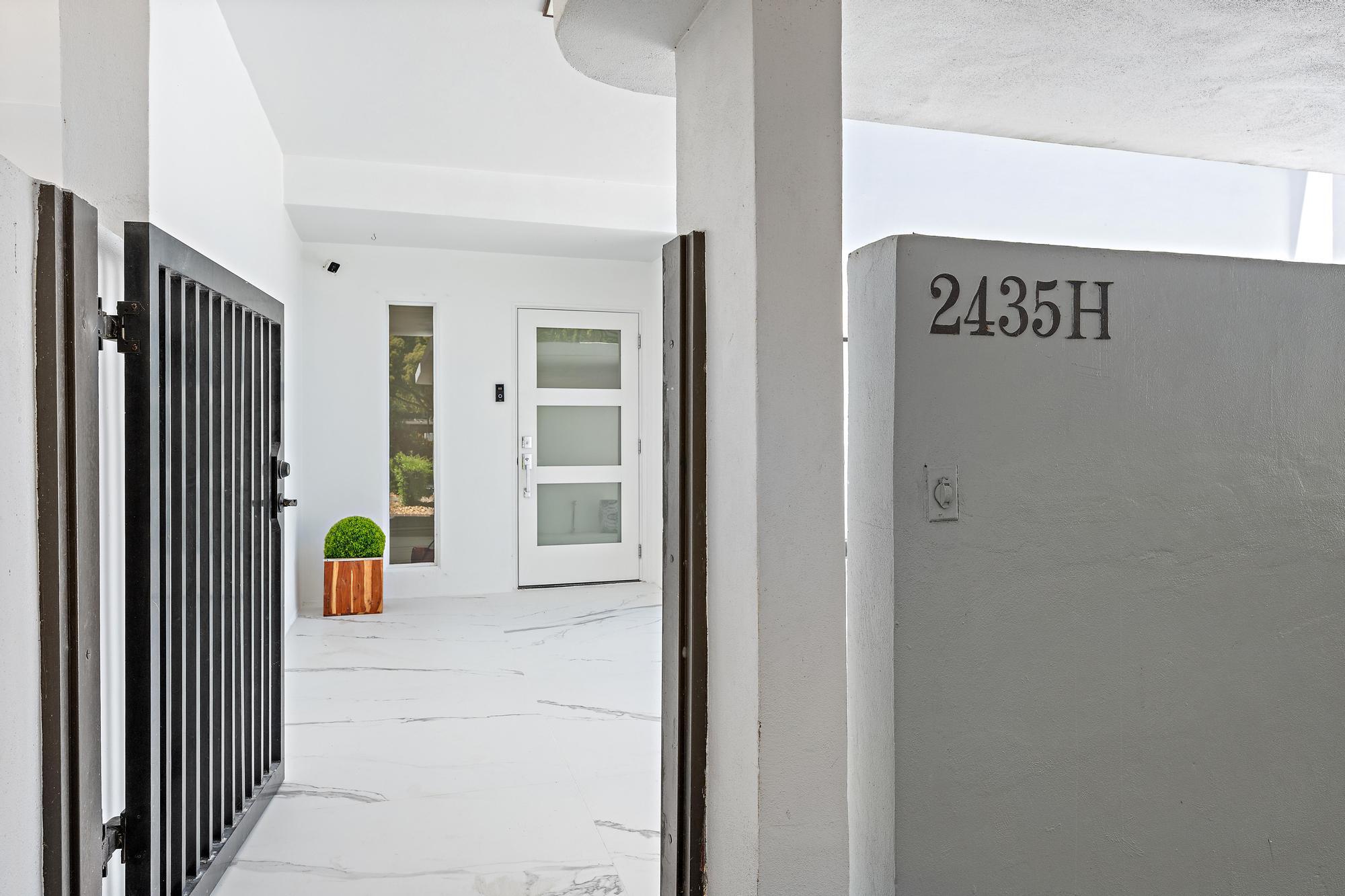 2435 Presidential Way # H — Photo 2