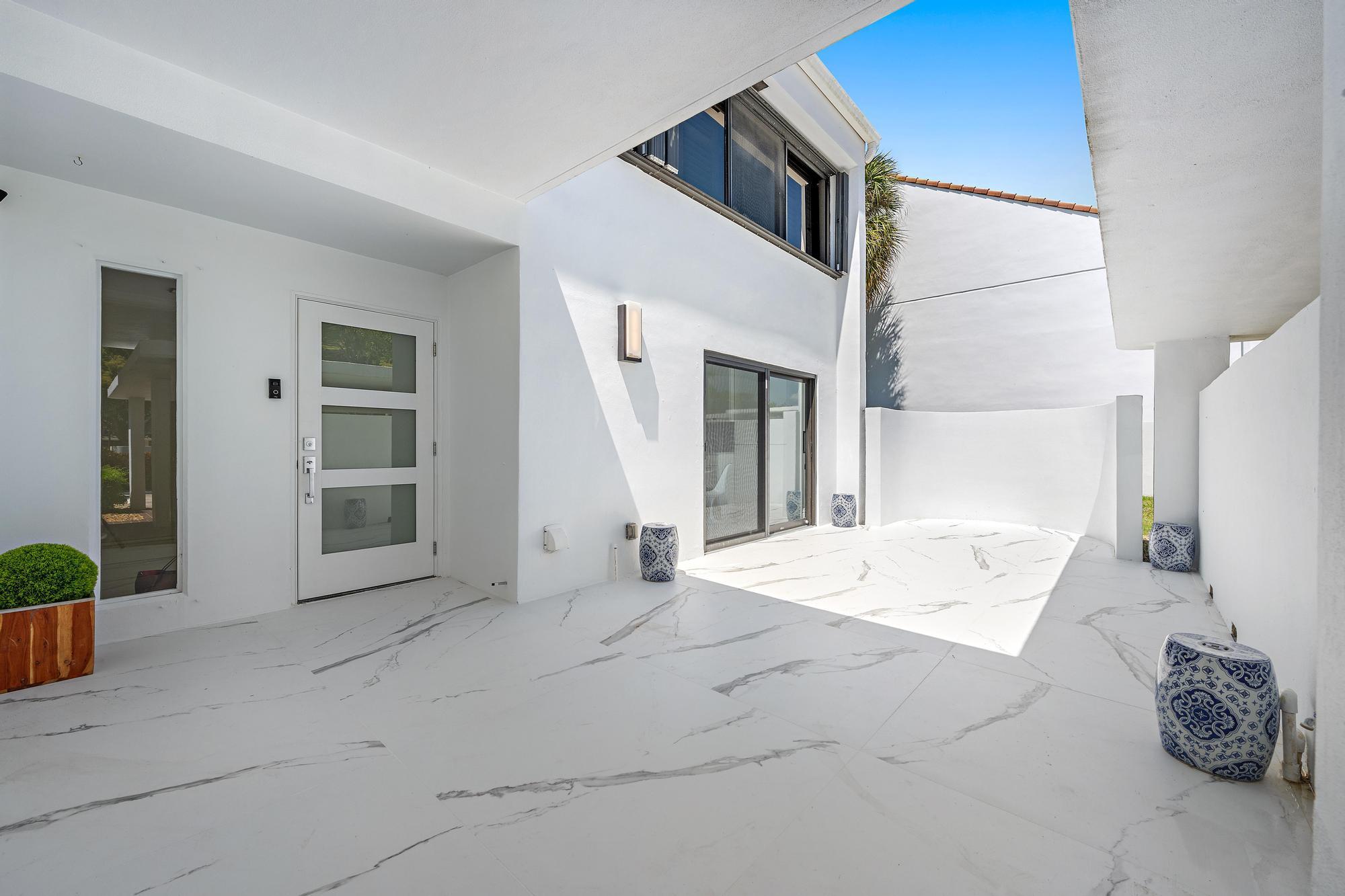 2435 Presidential Way # H — Photo 3