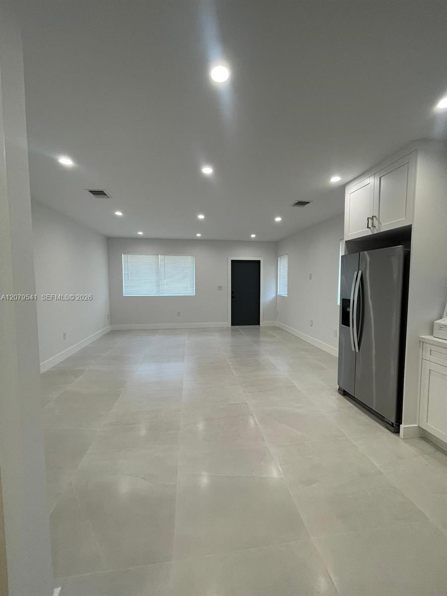 6331 SW 23rd St # 0 — Photo 2