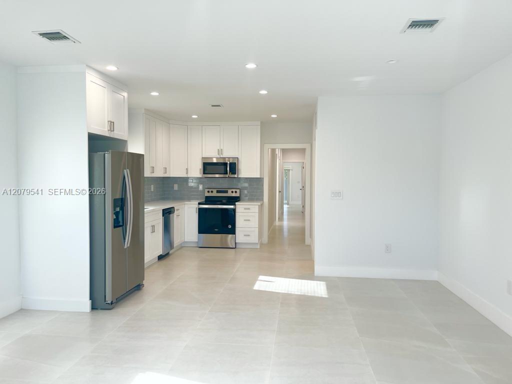 6331 SW 23rd St # 0 — Photo 3