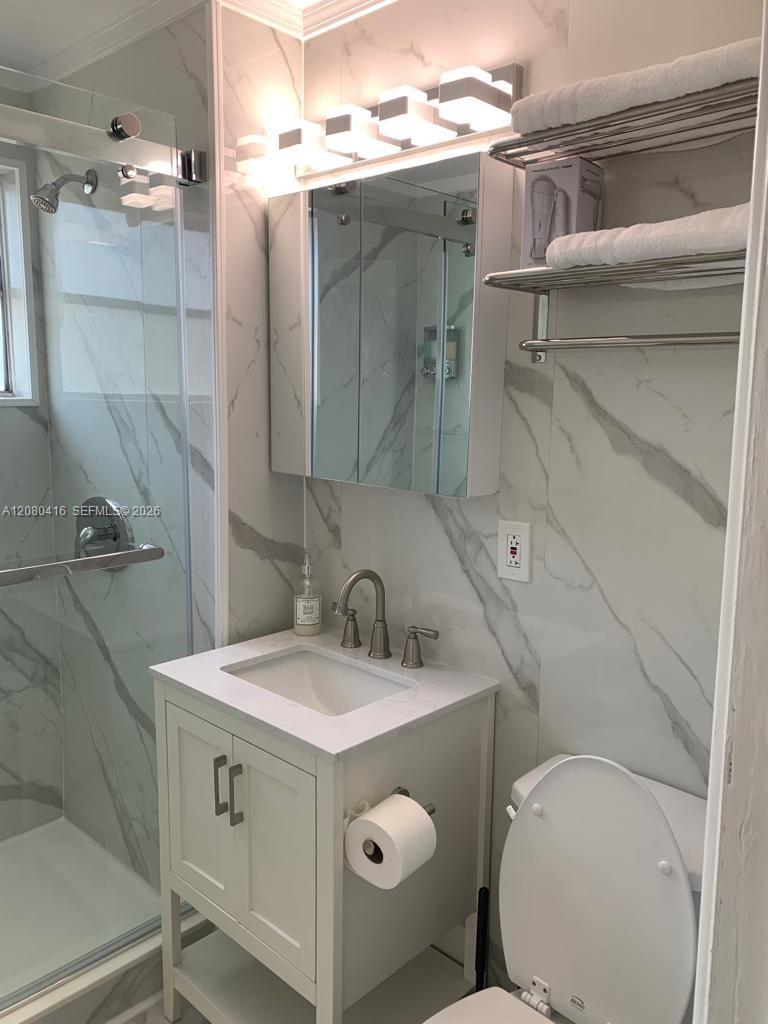 545 Michigan Ave # 8 — Photo 3