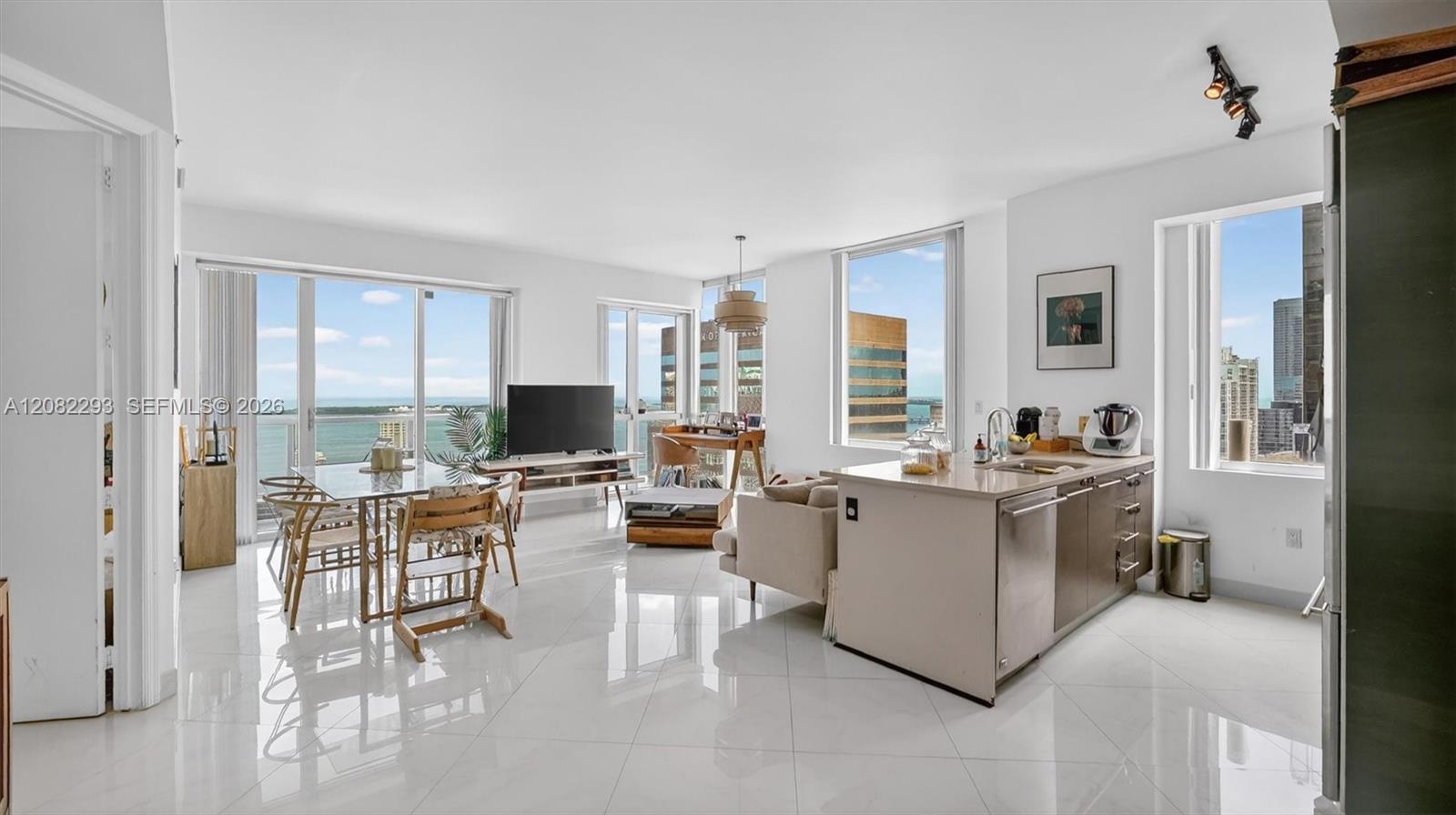 500 Brickell Ave # 4102 — Photo 2