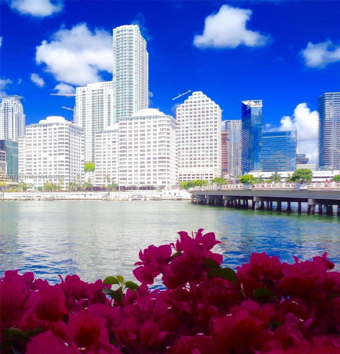 999 Brickell Bay Dr # 809 View 1