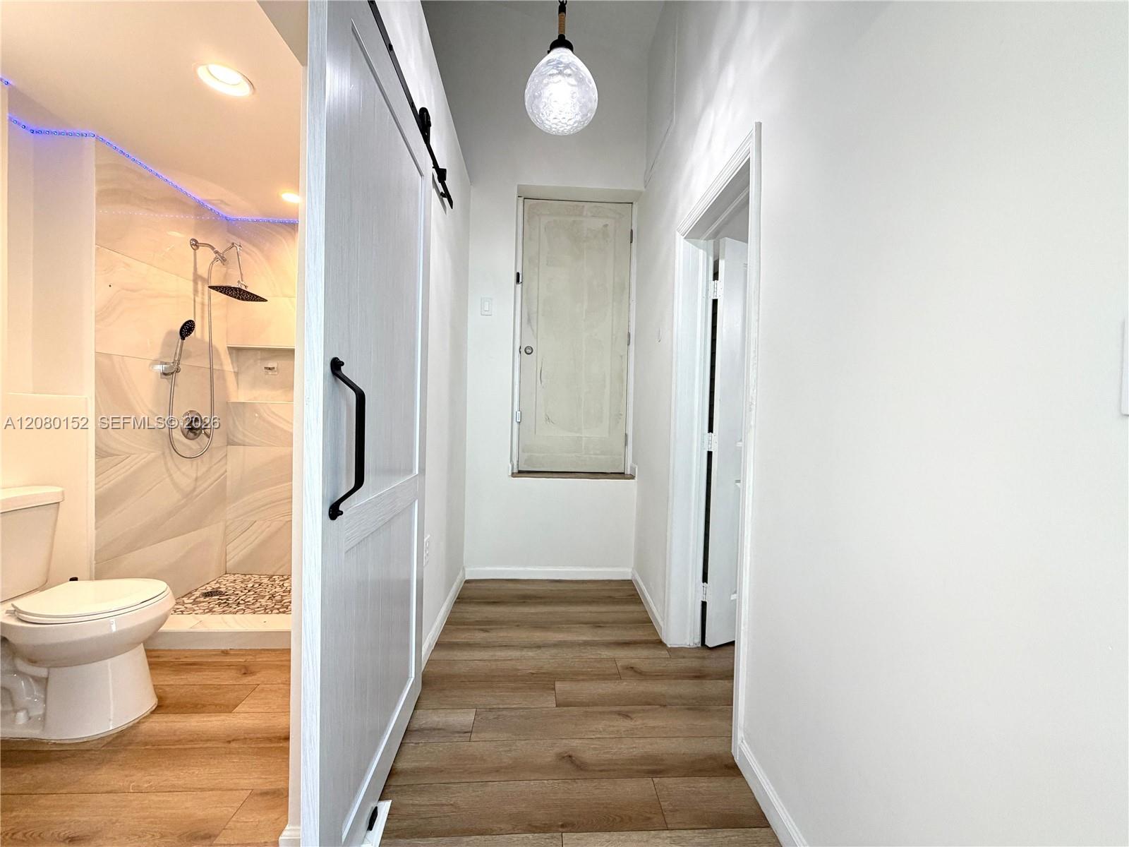 2625 SW 67th Ave # Efficiency — Photo 3