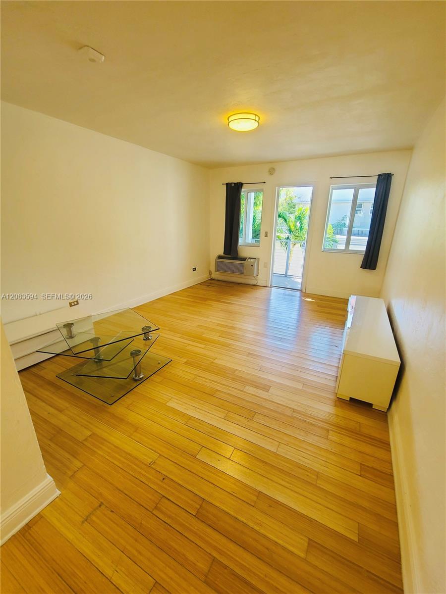 220 Collins Ave # 8B — Photo 3