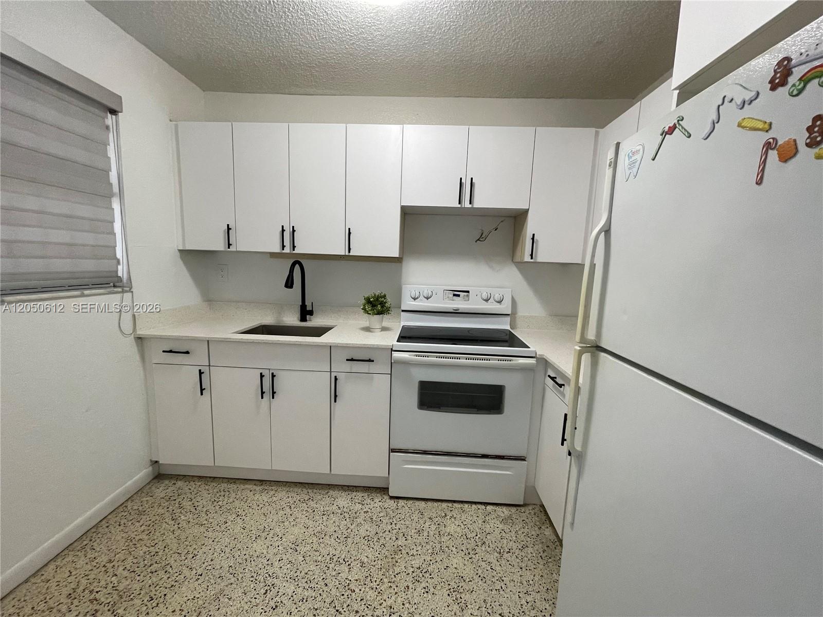142 SW 18th Ave # 19 — Photo 5