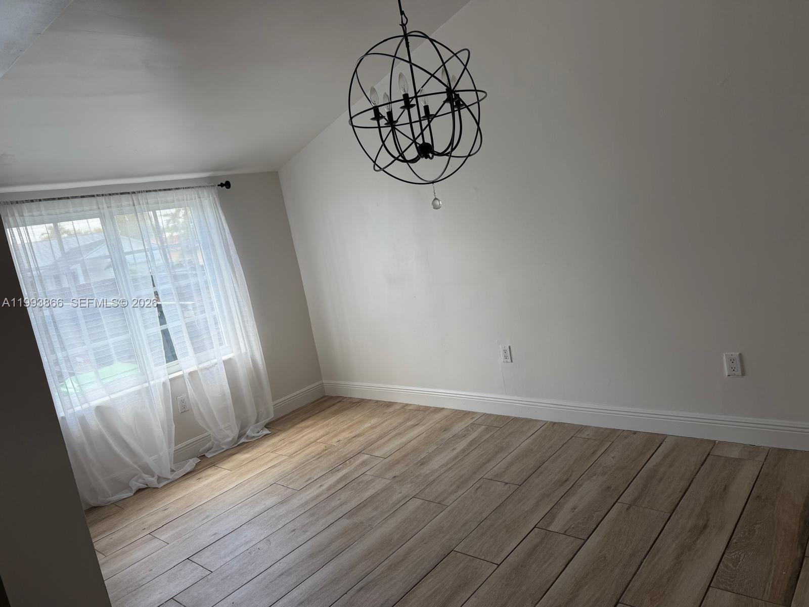 3427 SW 64th Ave — Photo 5