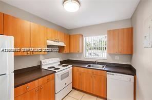 4841 NW 9th Dr # 4841 — Photo 2
