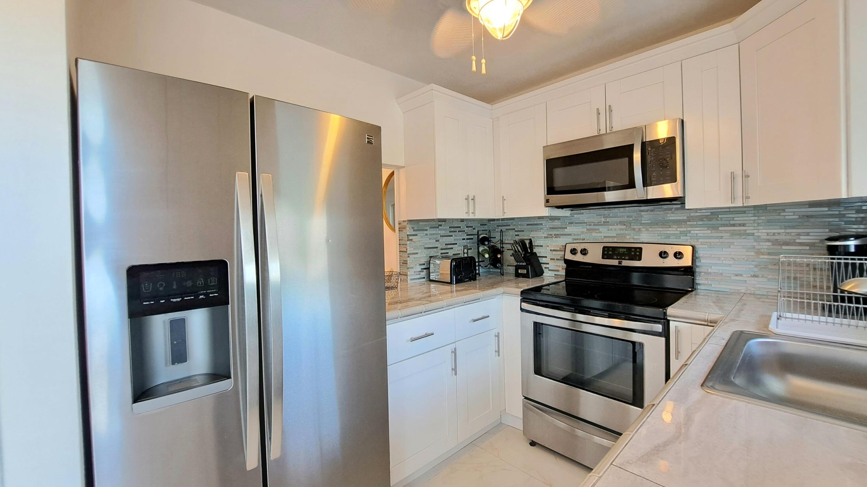 1445 SE 15TH Court # 202 — Photo 2