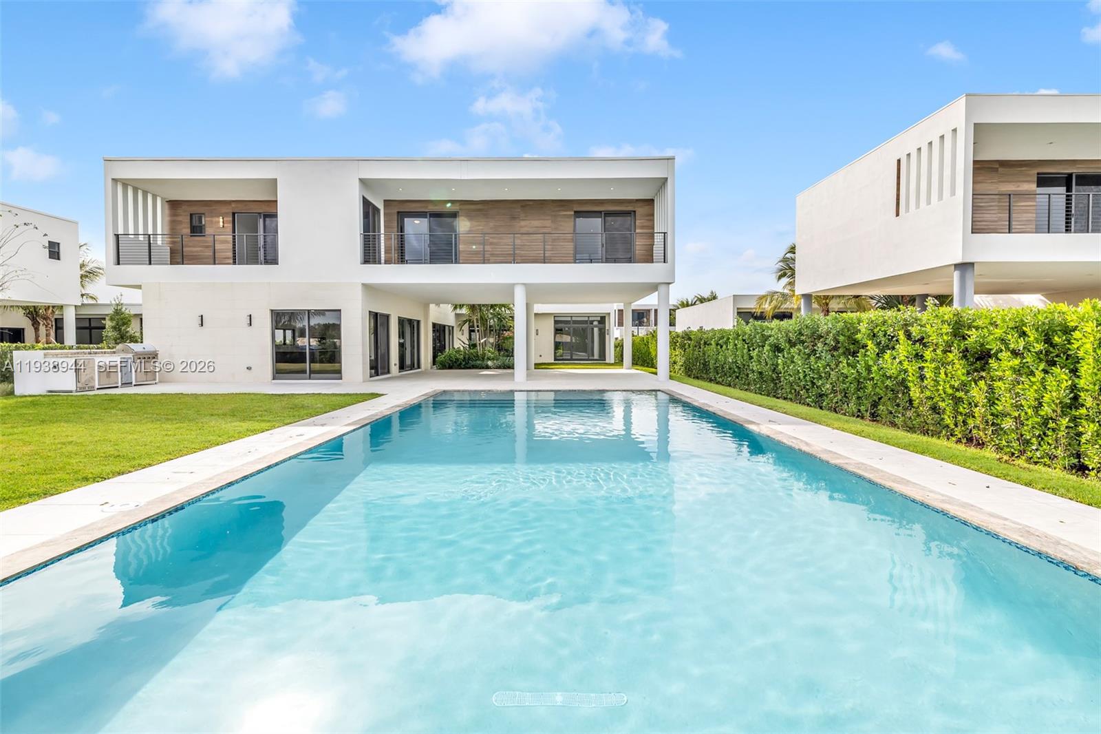 16699 N Botaniko Dr N, Weston FL 33326