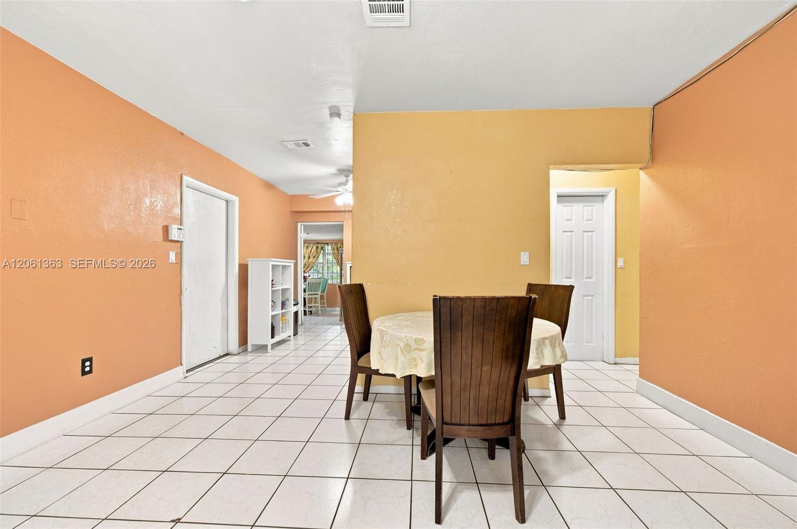 2439 Mayo St — Photo 2