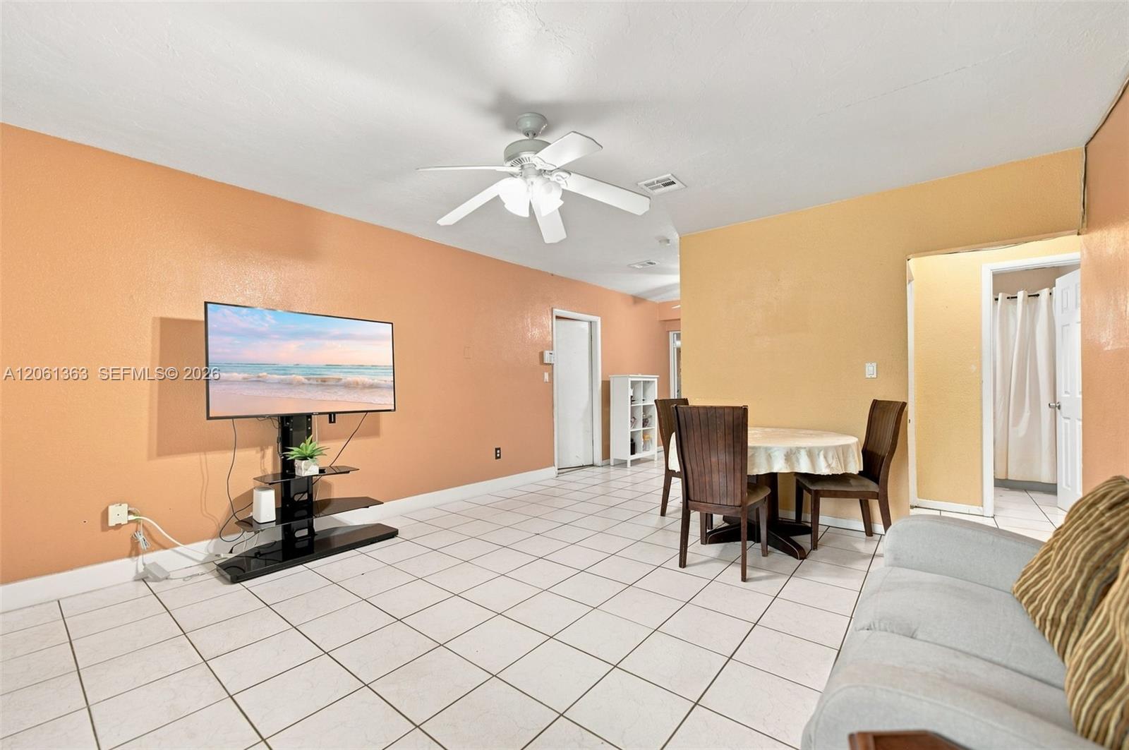 2439 Mayo St — Photo 4