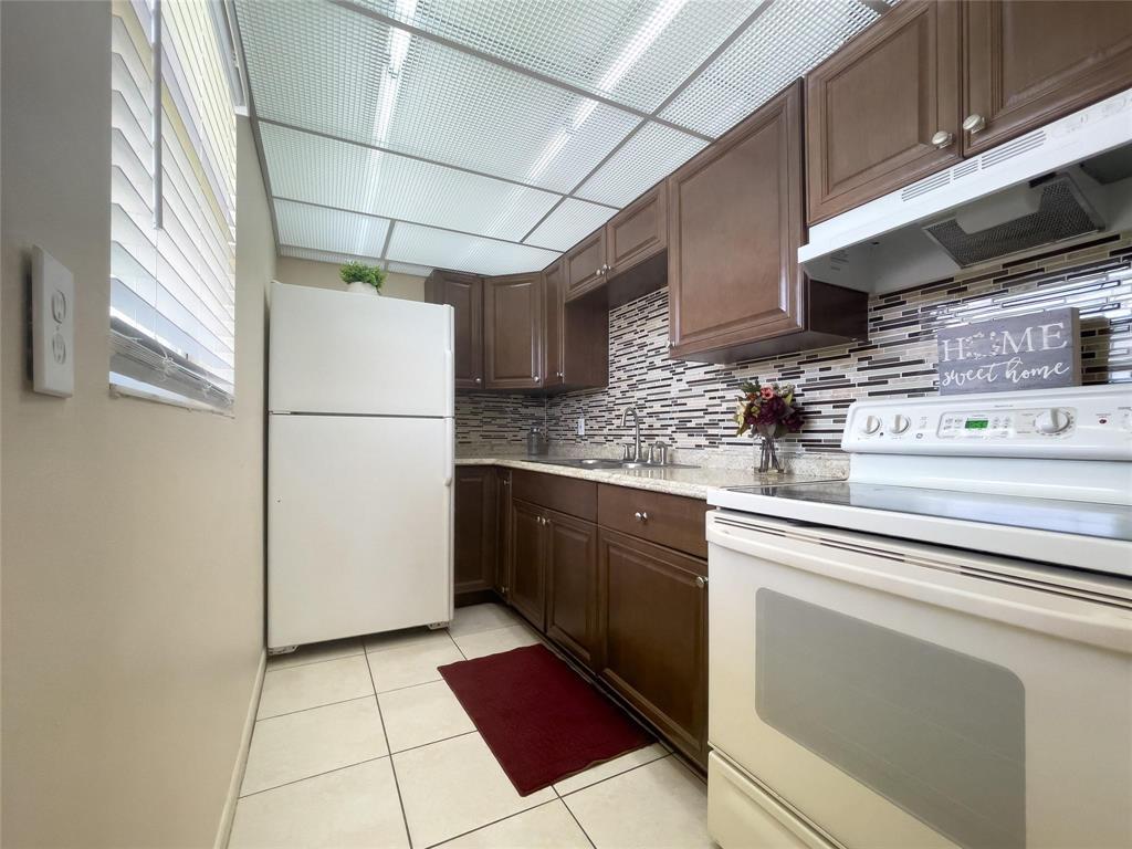 200 BONNIE Boulevard # 117, Palm Springs FL 33461