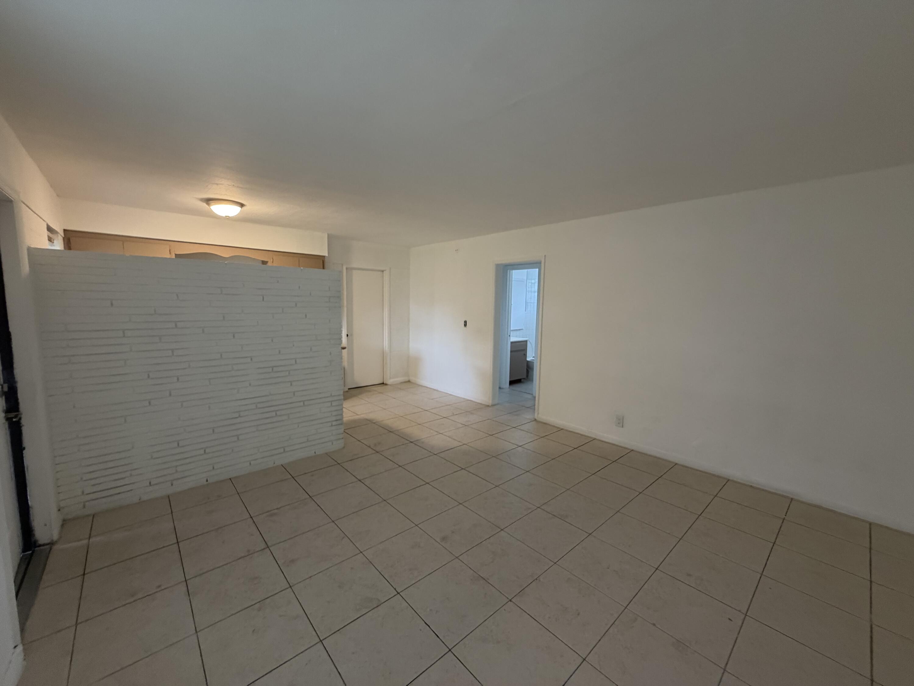711 NW 4TH Avenue # 2 — Photo 5