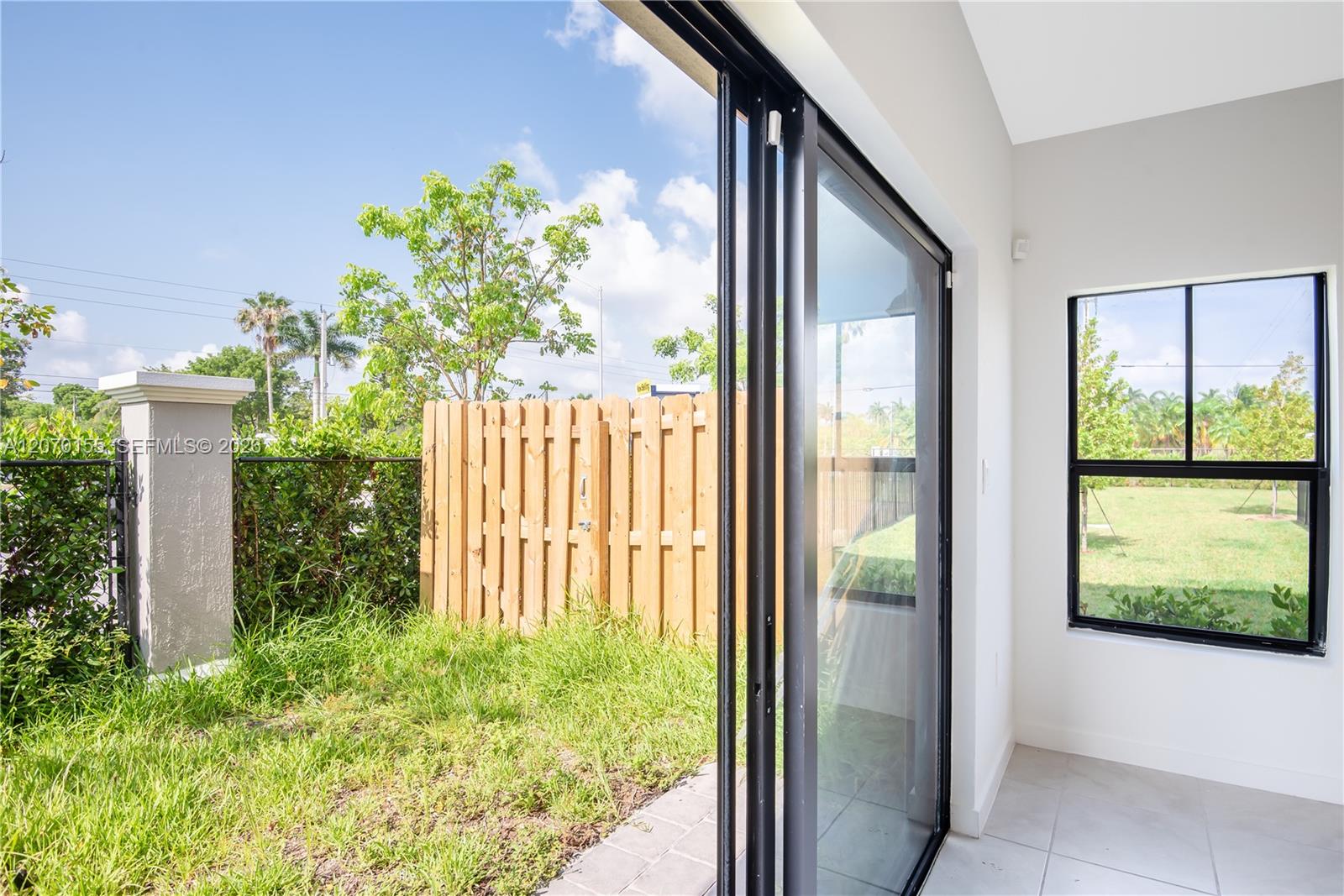 302 NE 1st Dr # 302 View 12