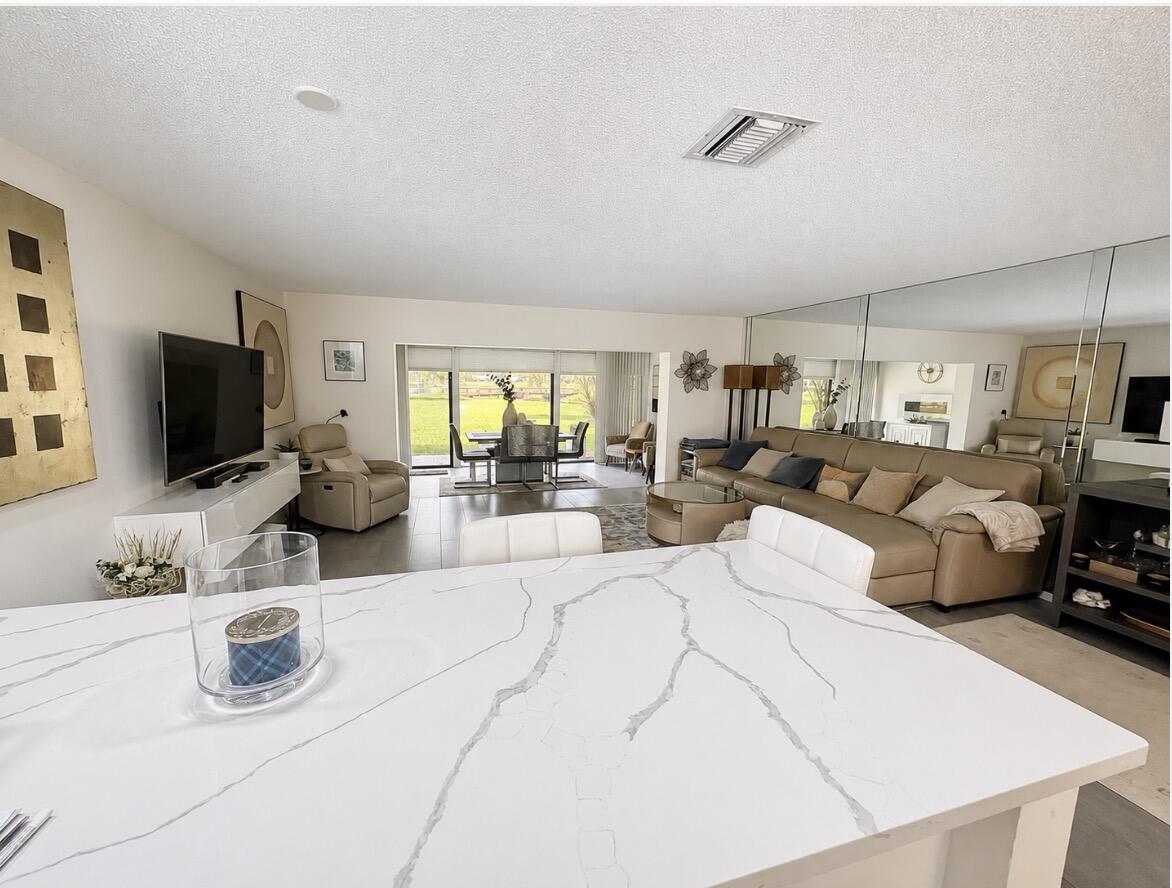 8210 Casa Del Lago # C — Photo 4