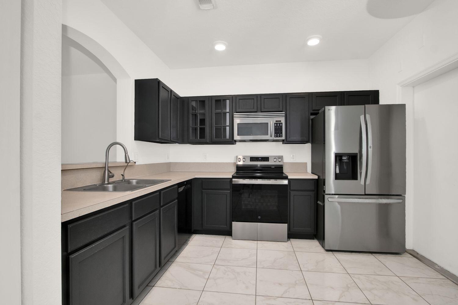 2145 Oakmont Drive — Photo 3