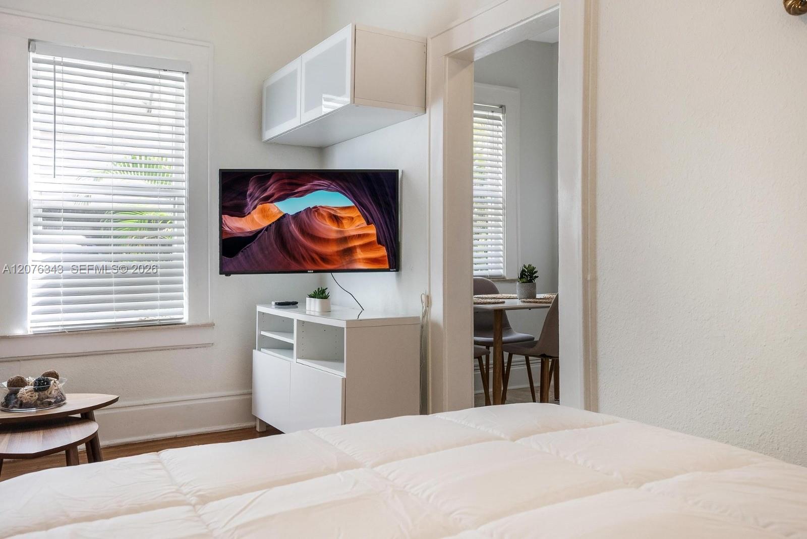 124 Mendoza Ave # 4 — Photo 4