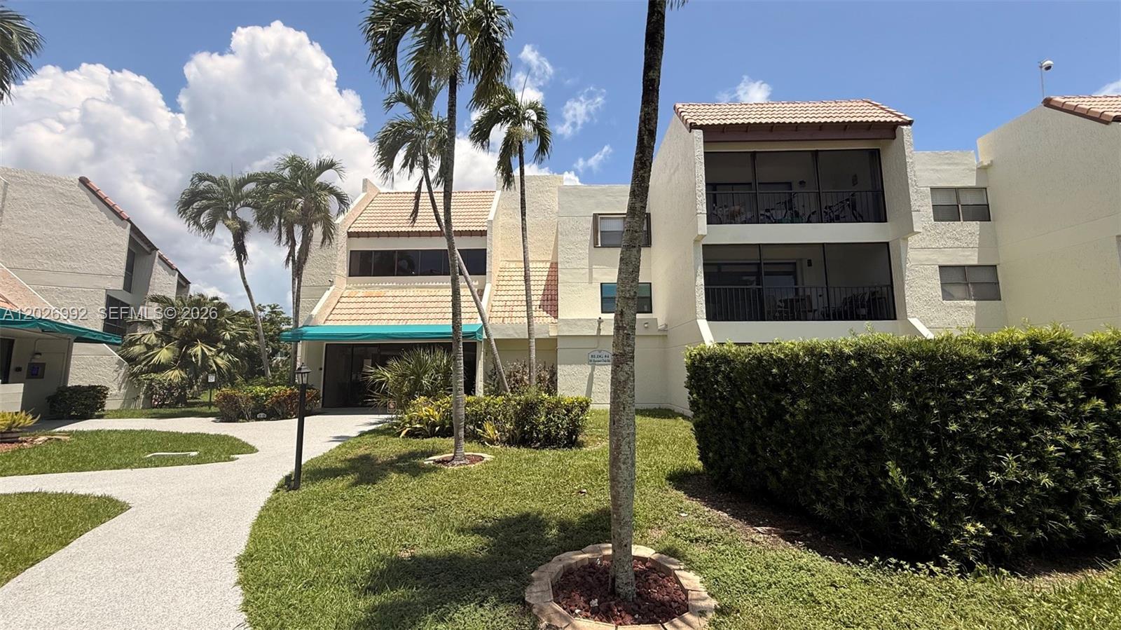 301 Racquet Club Rd # 305, Weston FL 33326