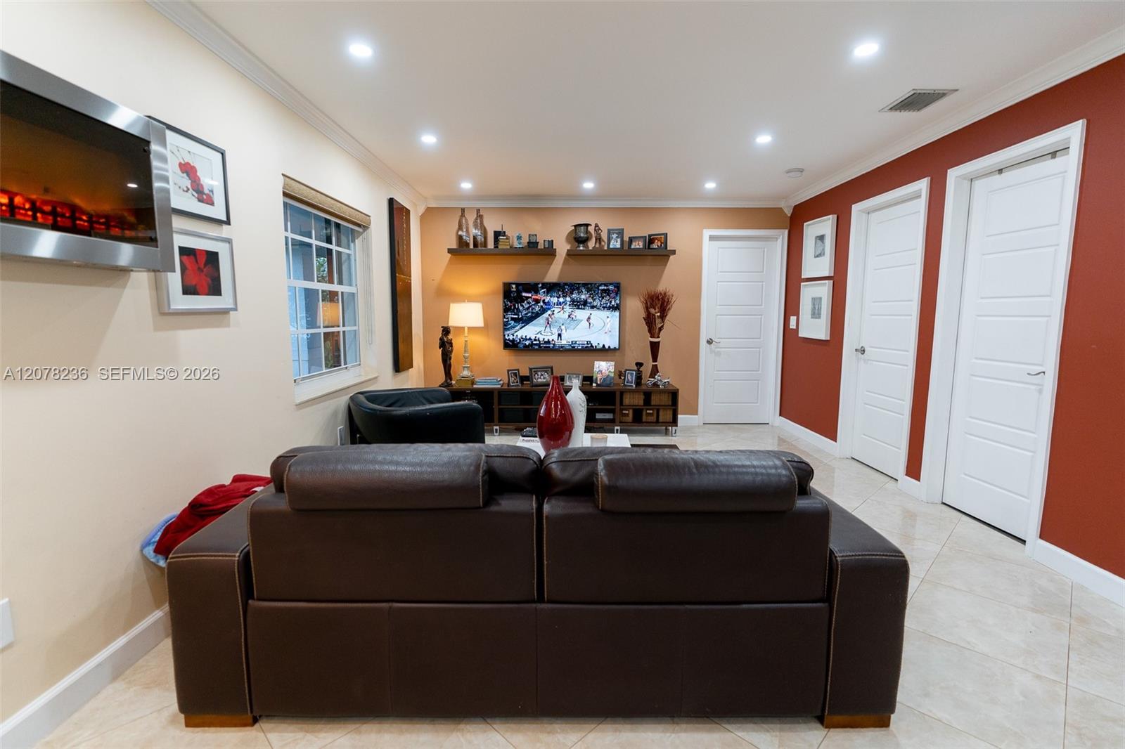 15420 SW 156th Ter — Photo 2