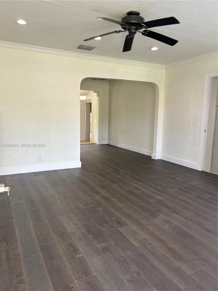 1422 Wiley St — Photo 2