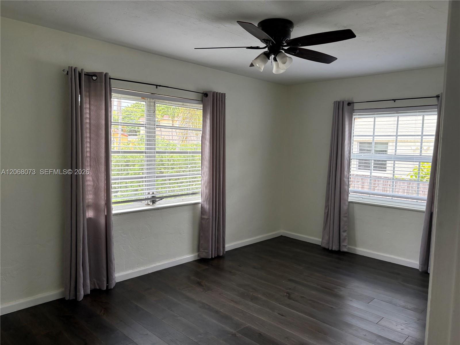 1422 Wiley St — Photo 4
