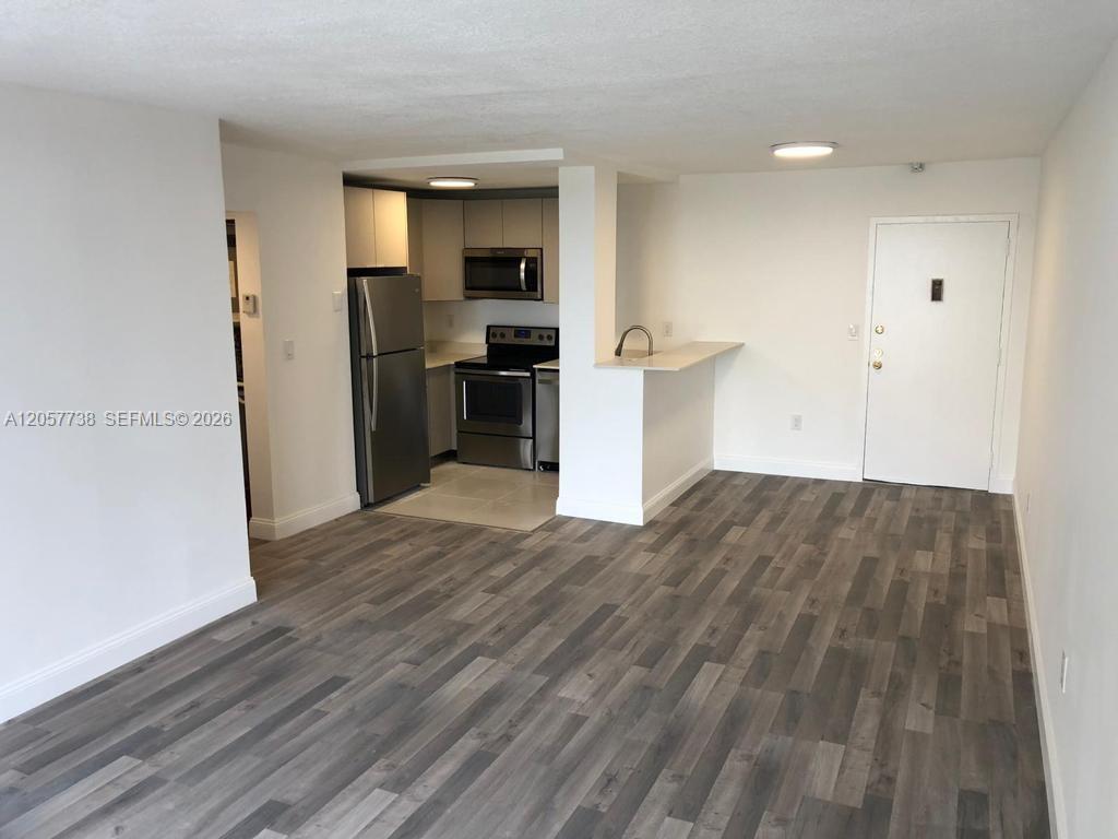 9682 Fontainebleau Blvd # 507, Miami FL 33172