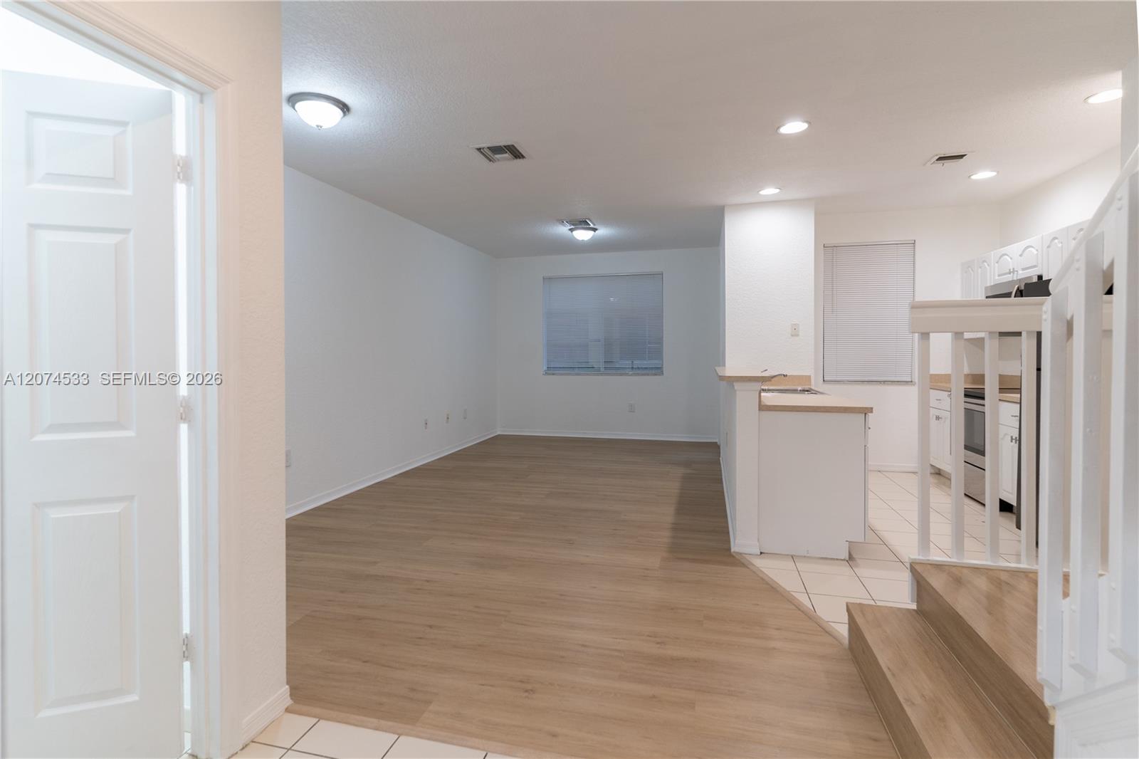 6061 SW 19th Ct — Photo 5