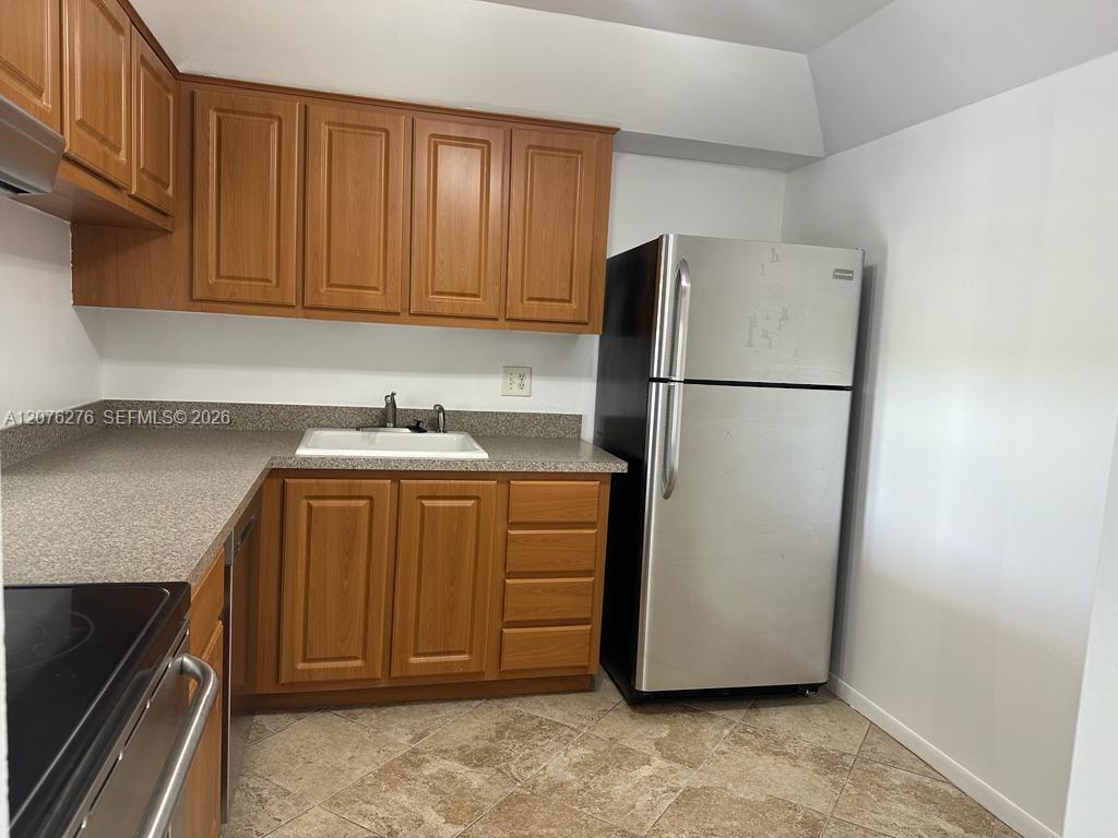 500 Executive Center Dr # 3A — Photo 5