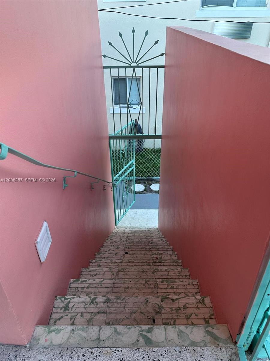 822 SW 6th St # 1 — Photo 5