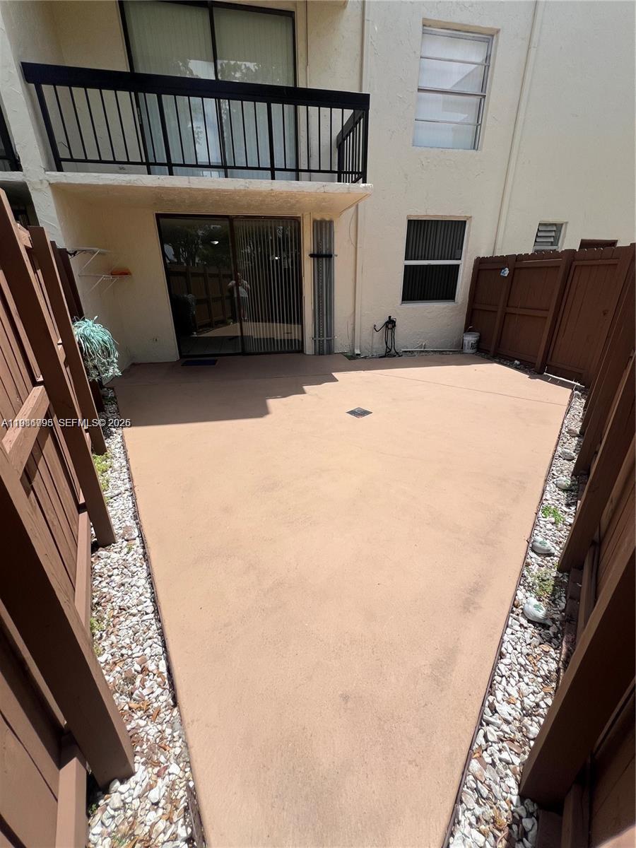 8307 SW 142nd Ave # F105 — Photo 3