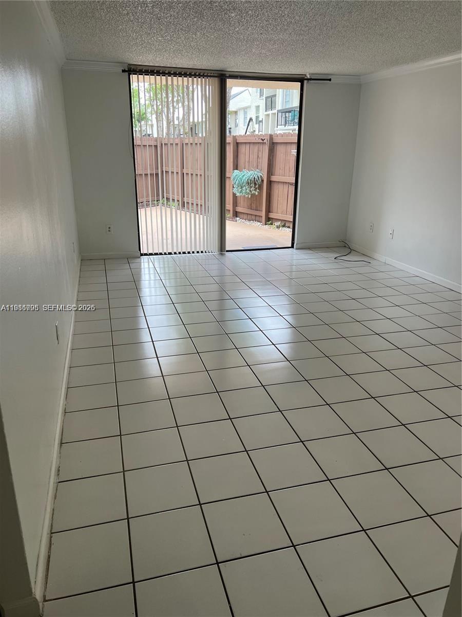 8307 SW 142nd Ave # F105 — Photo 4