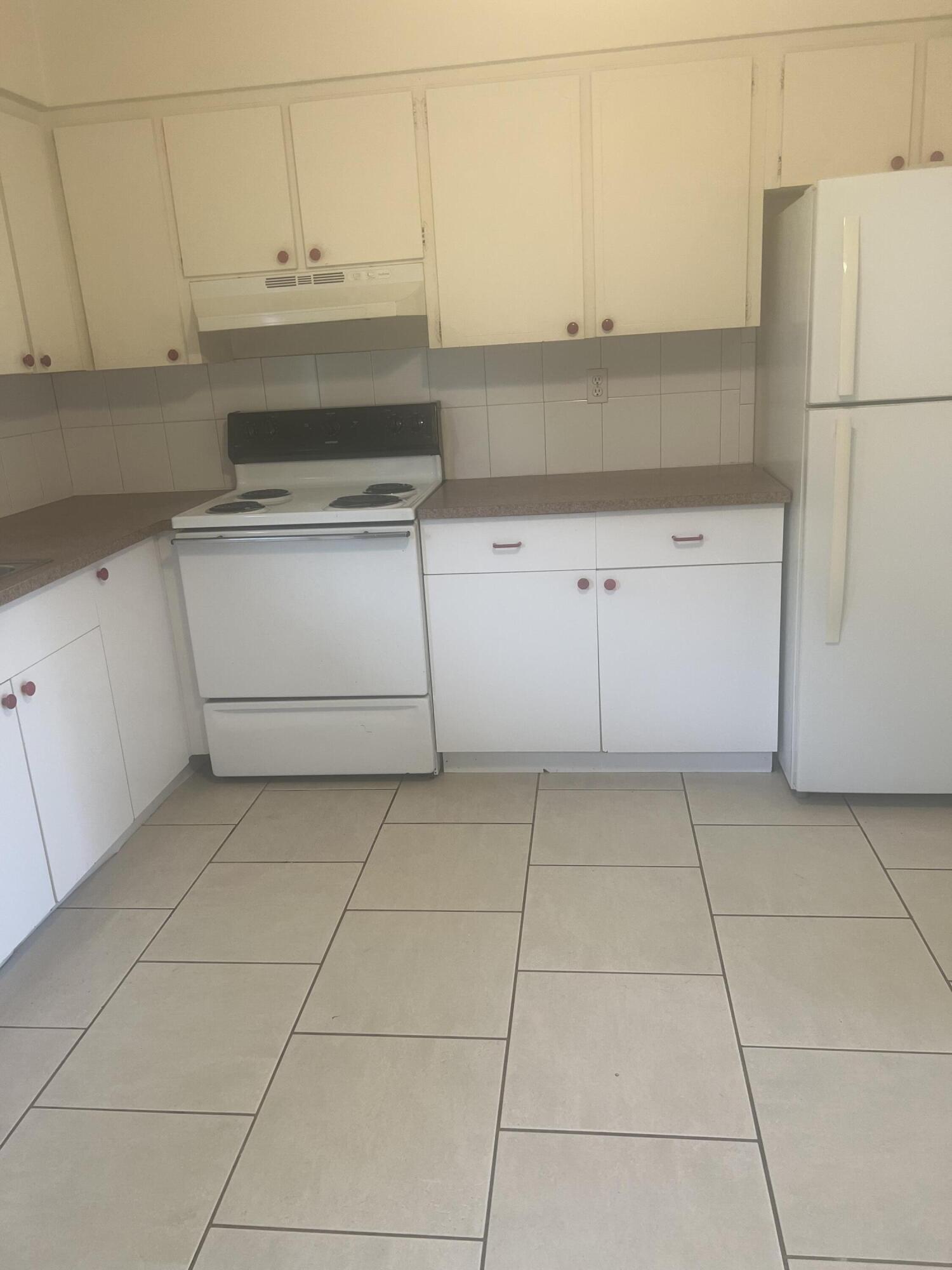 220 NE 1st Street # 2 — Photo 5