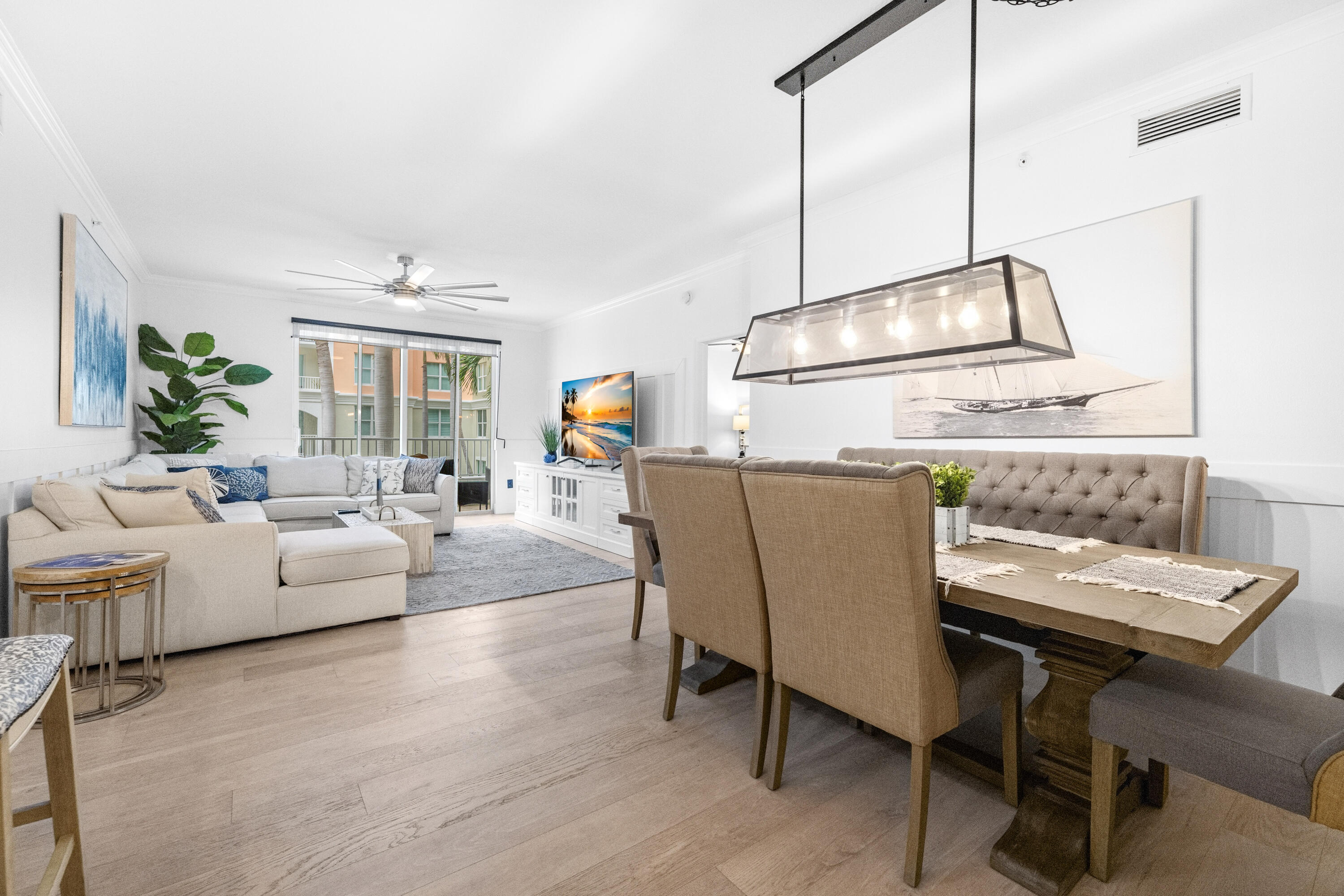 806 E Windward Way # 213 — Photo 3