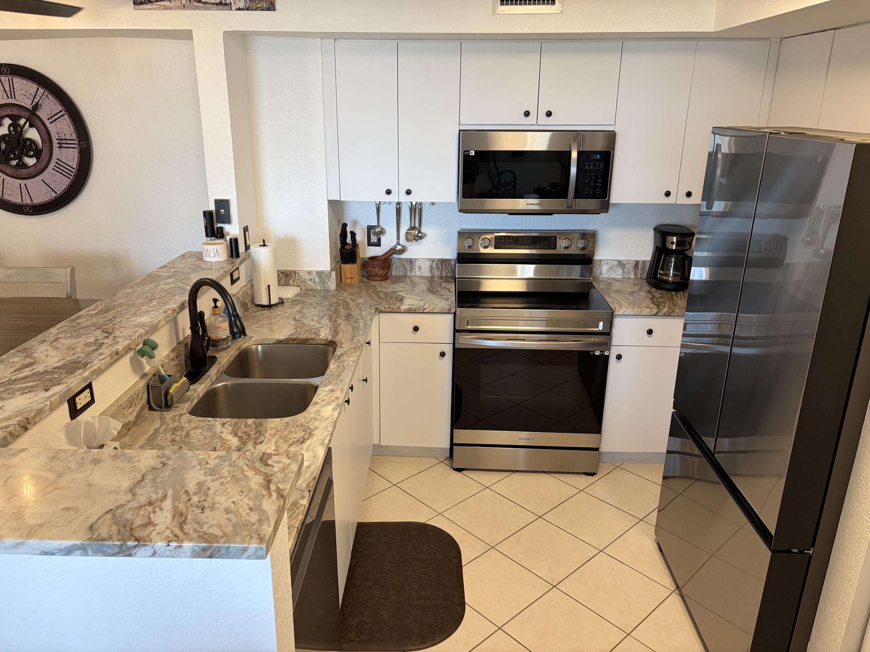1801 N FLAGLER Drive # 721 — Photo 3