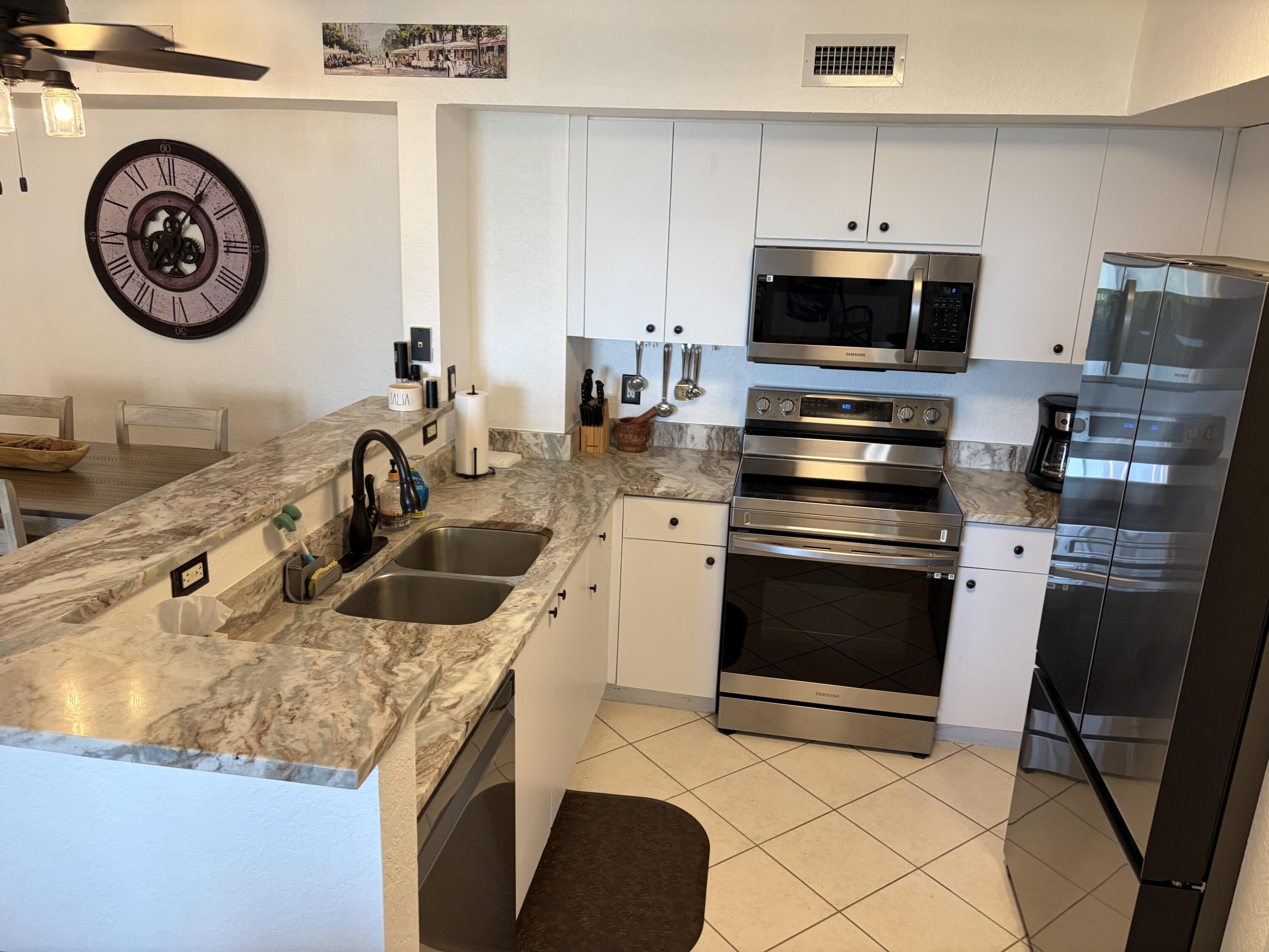 1801 N FLAGLER Drive # 721 — Photo 2