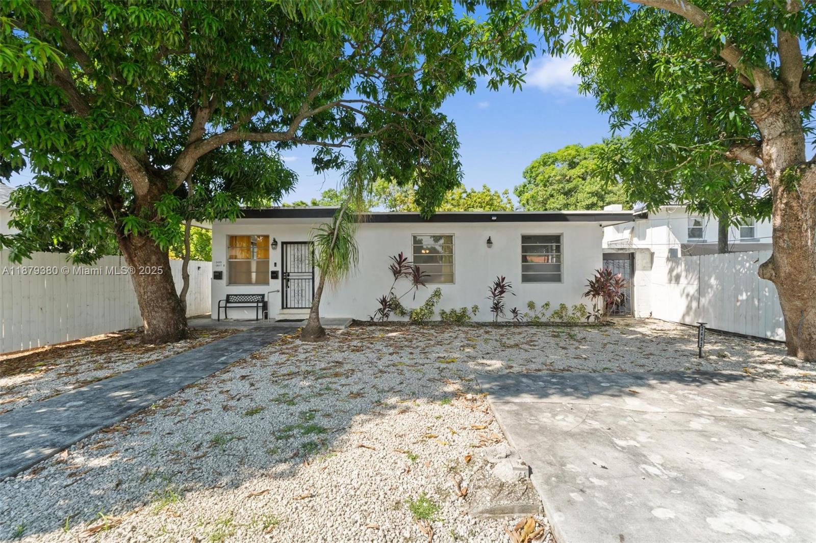 2453 SW 17th St # 2453, Miami FL 33145