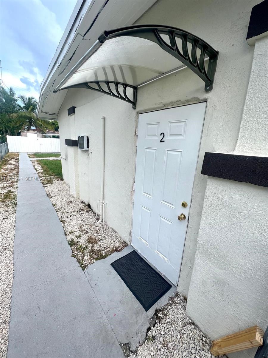 2224 SW 11th St # 2 — Photo 2