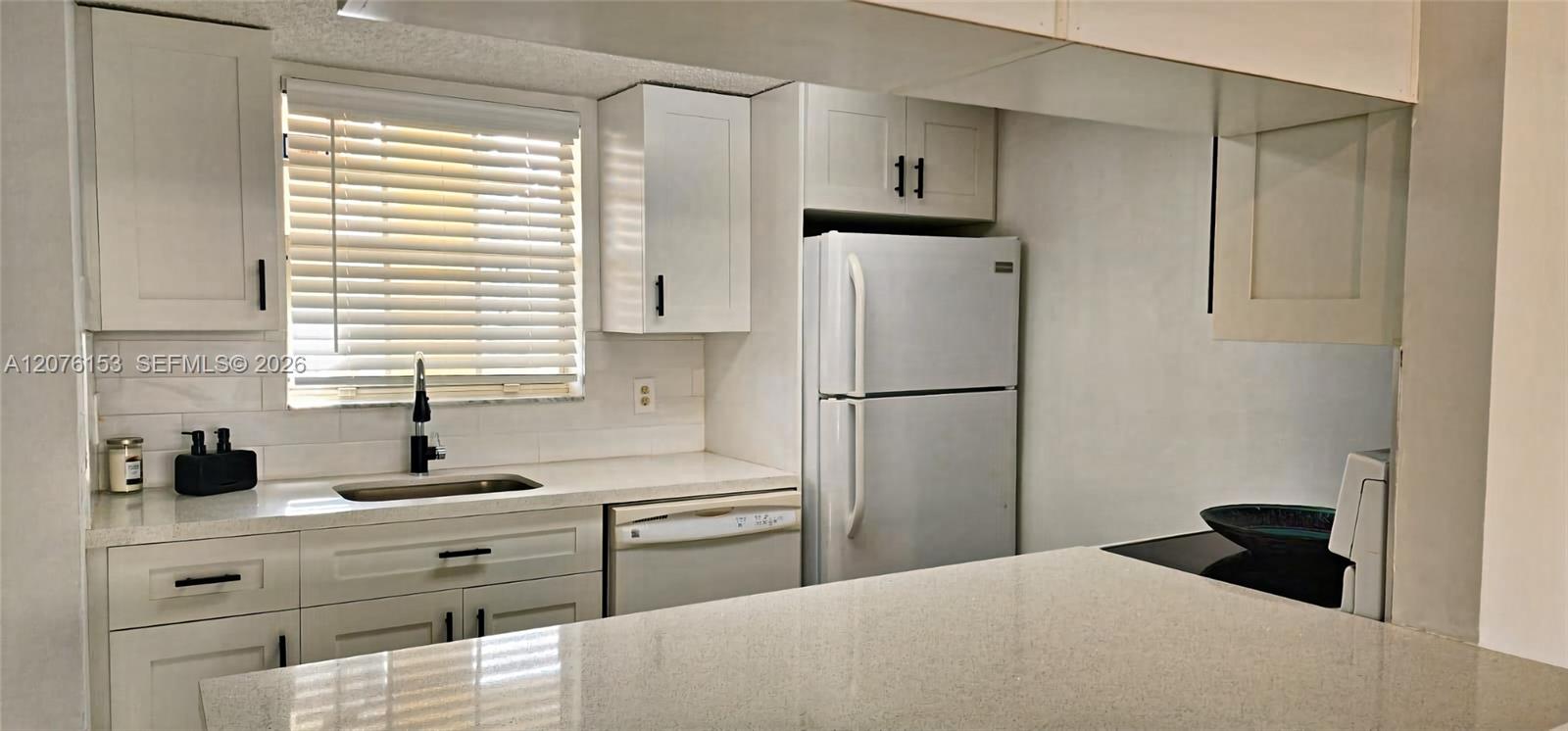 6339 La Costa Dr # B — Photo 2