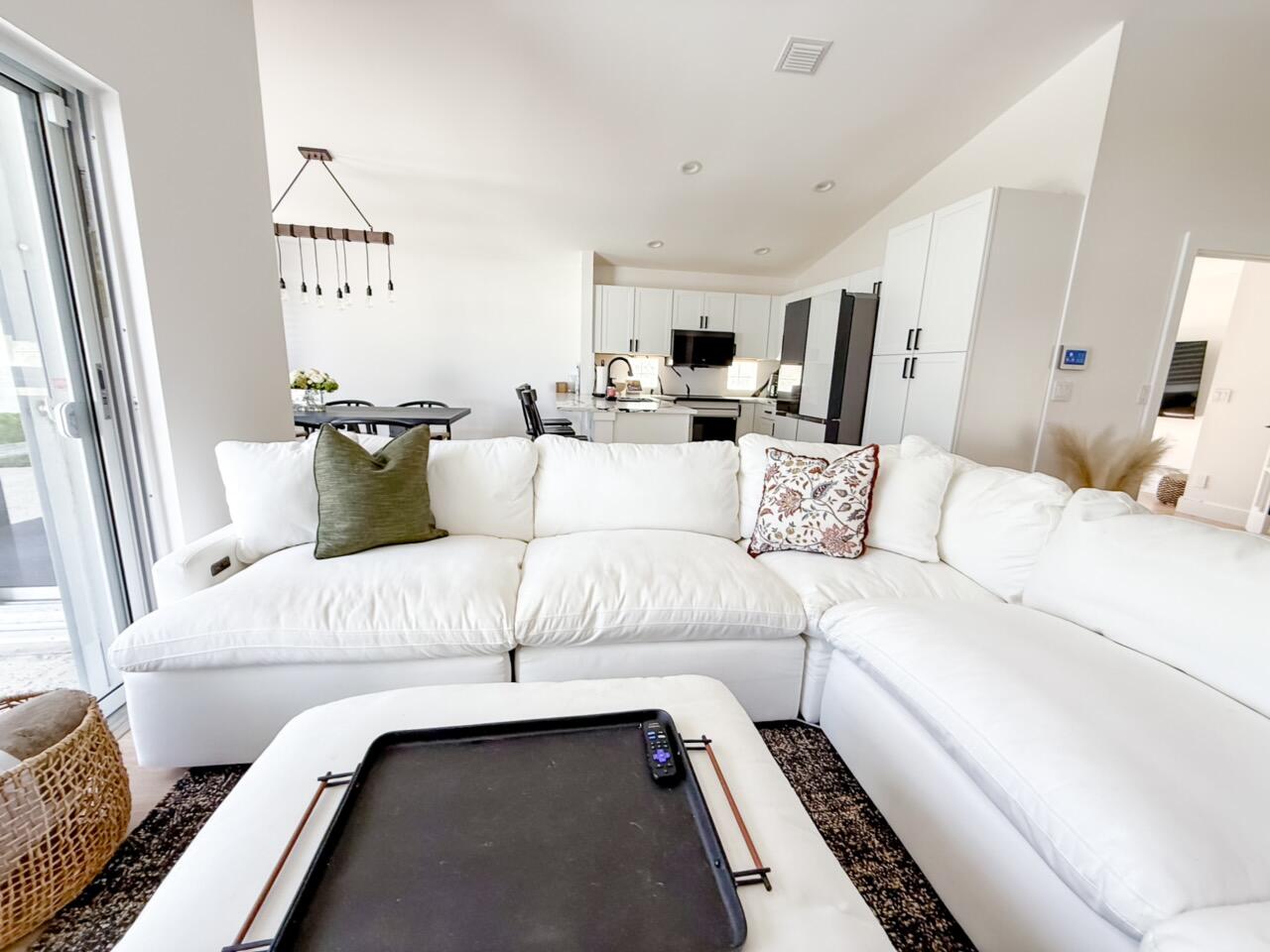 7895 Manor Forest Boulevard — Photo 3