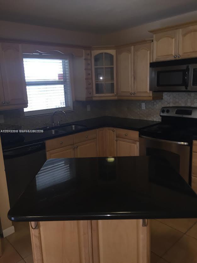4524 SW 54th St # 502-W — Photo 4