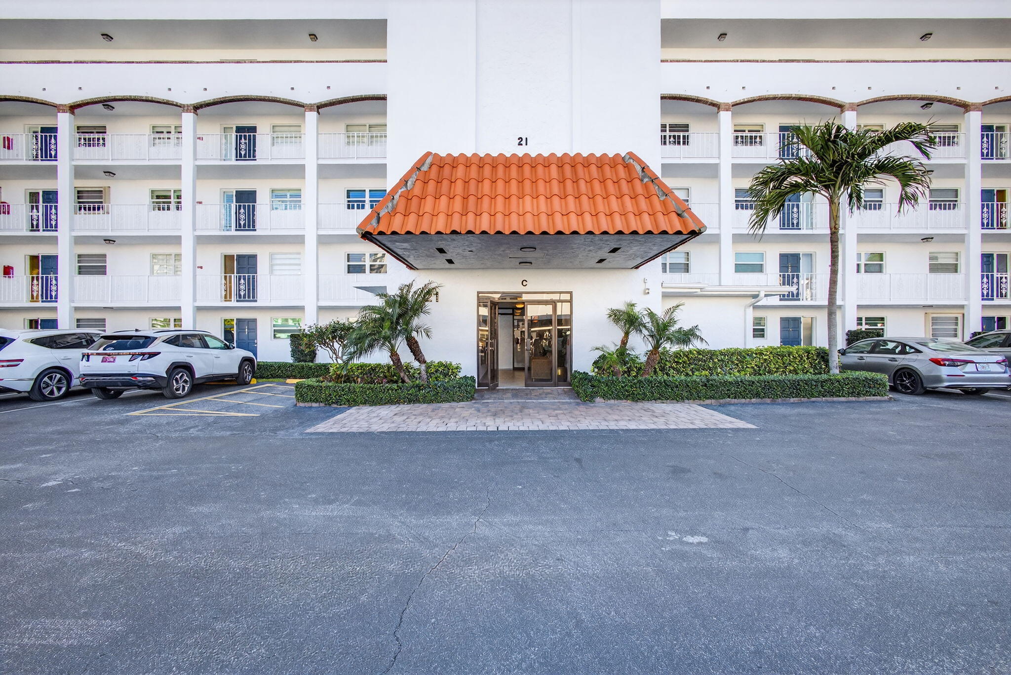 21 Yacht Club Drive # 505, North Palm Beach FL 33408
