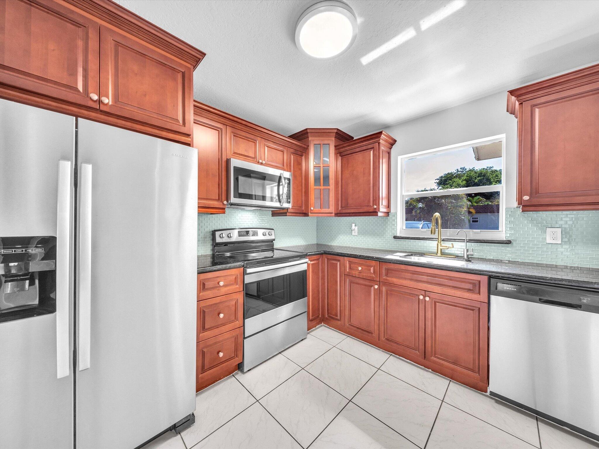 417 SW Natura Avenue # B — Photo 5