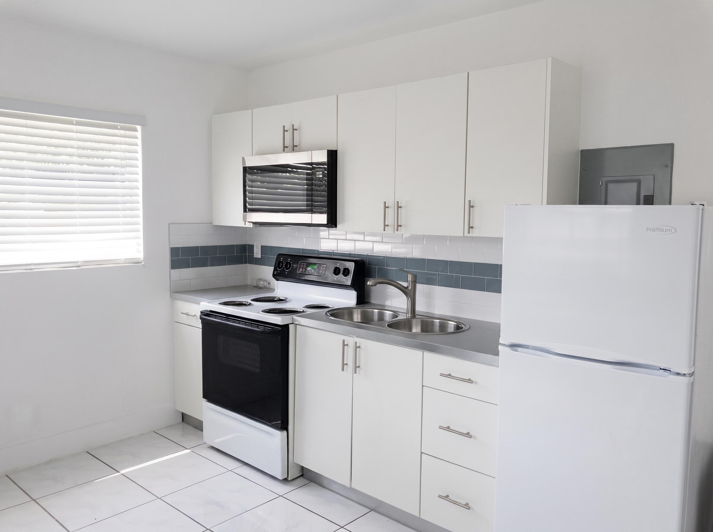 141 NW 4th Avenue # 3, Dania Beach FL 33004